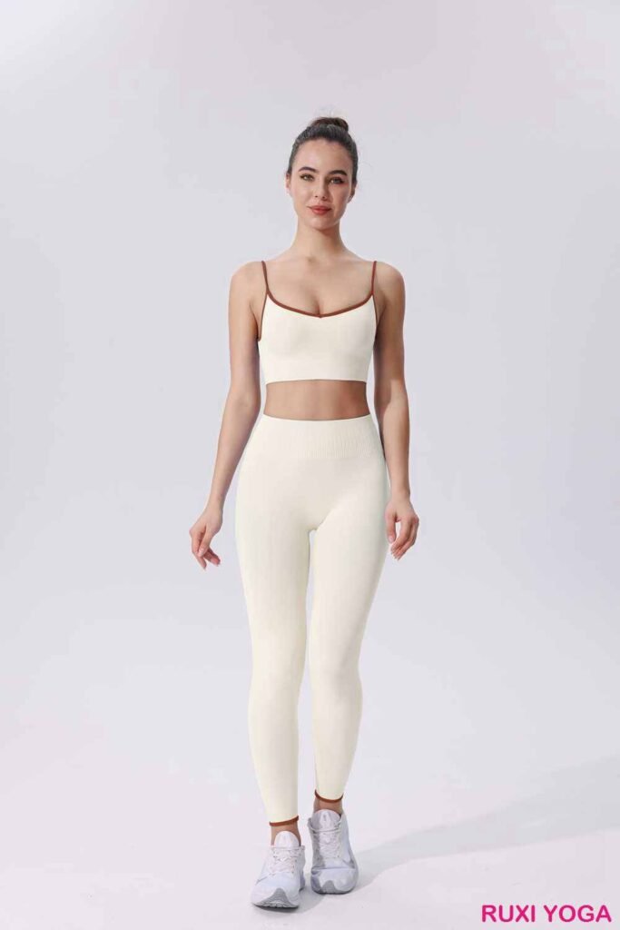 شورت يوغا مجعد بخصر مرتفع وقصة بدون درزات RUXI eg3963